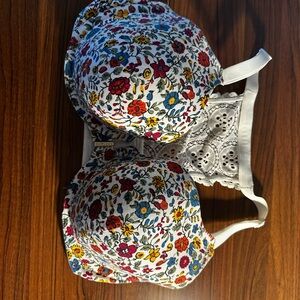 Cacique floral bra